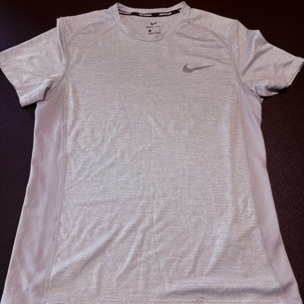 gray Nike Dri-Fit running shirt lightweight breathable gym‎ logo mens medium